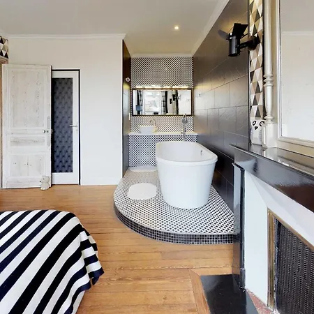 Vakantiehuis Dei 15 Pers Jacuzzi, Baby-foot, 30 Min *